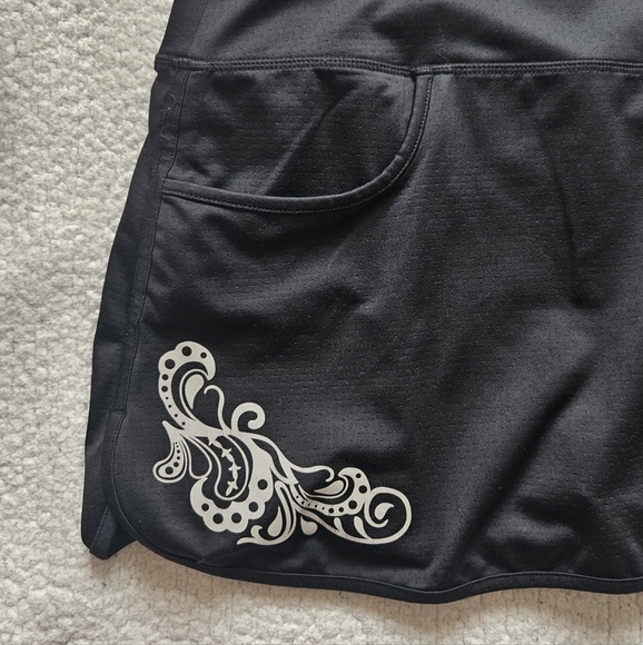 Athleta  Skort Tennis Skirt Black With Scroll Design and Front Pockets Size XL - Picture 2 of 10